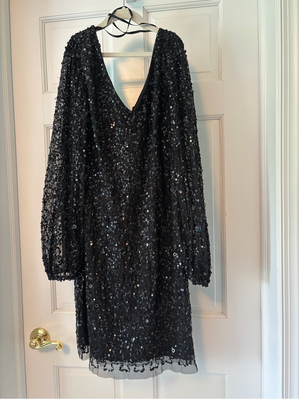 Adrianna Papell Black Sequin V-Neck Long Sleeve Party Dress